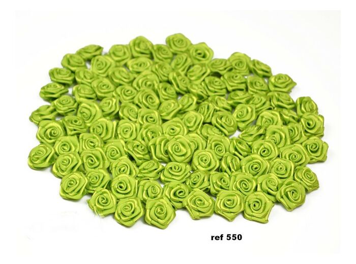 Sachet de 20 petites rose en satin 15 mm VERT 550