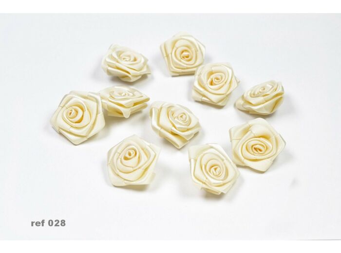 Sachet de 10 roses satin de 3 cm de diametre ivoire 028
