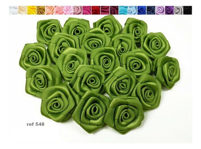 Sachet de 10 roses satin de 3 cm de diametre vert menthe 548