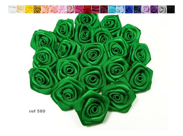 Sachet de 10 roses satin de 3 cm de diametre vert fonce 580