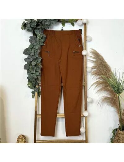 T545- Pantalon confort zips (T38-T52) (camel)