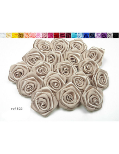 Sachet de 10 roses satin de 3 cm de diametre taupe 823