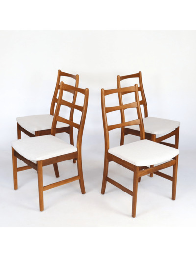 Ensemble de quatre chaises scandinaves en teck